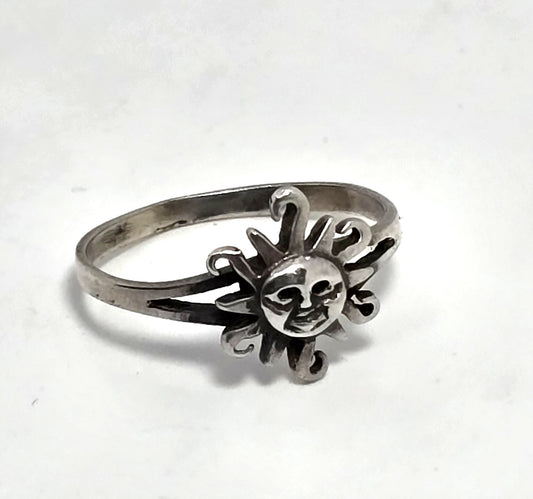 Celestial sun retro 1990's vintage sterling silver ring size 7