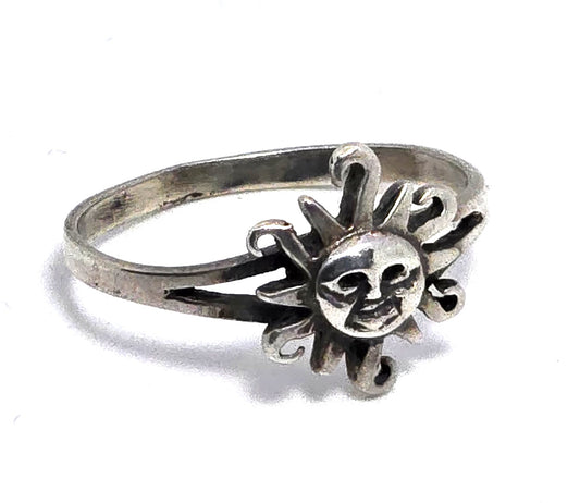 Celestial sun retro 1990's vintage sterling silver ring size 7