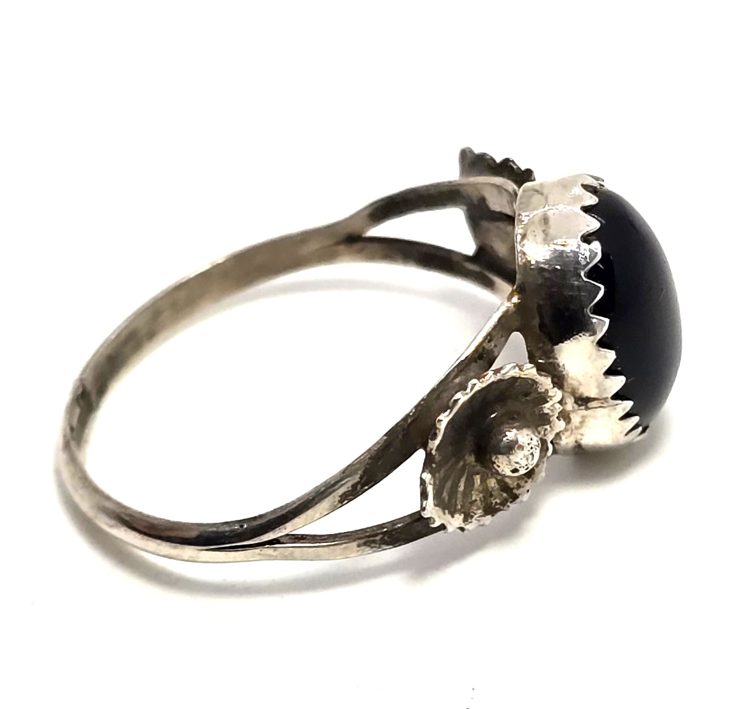 Black onyx Native American handcrafted vintage sterling silver ring size 7