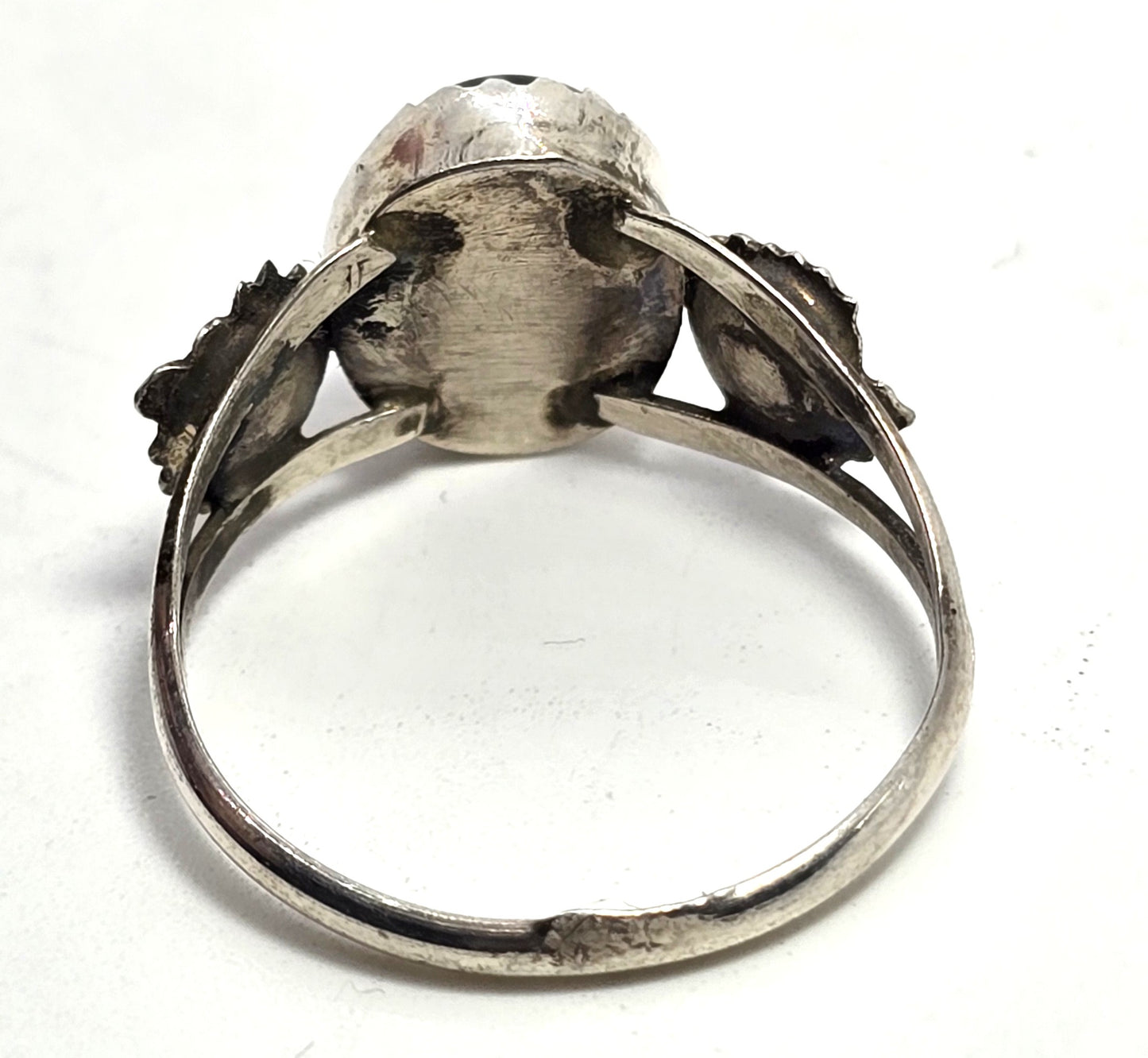 Black onyx Native American handcrafted vintage sterling silver ring size 7