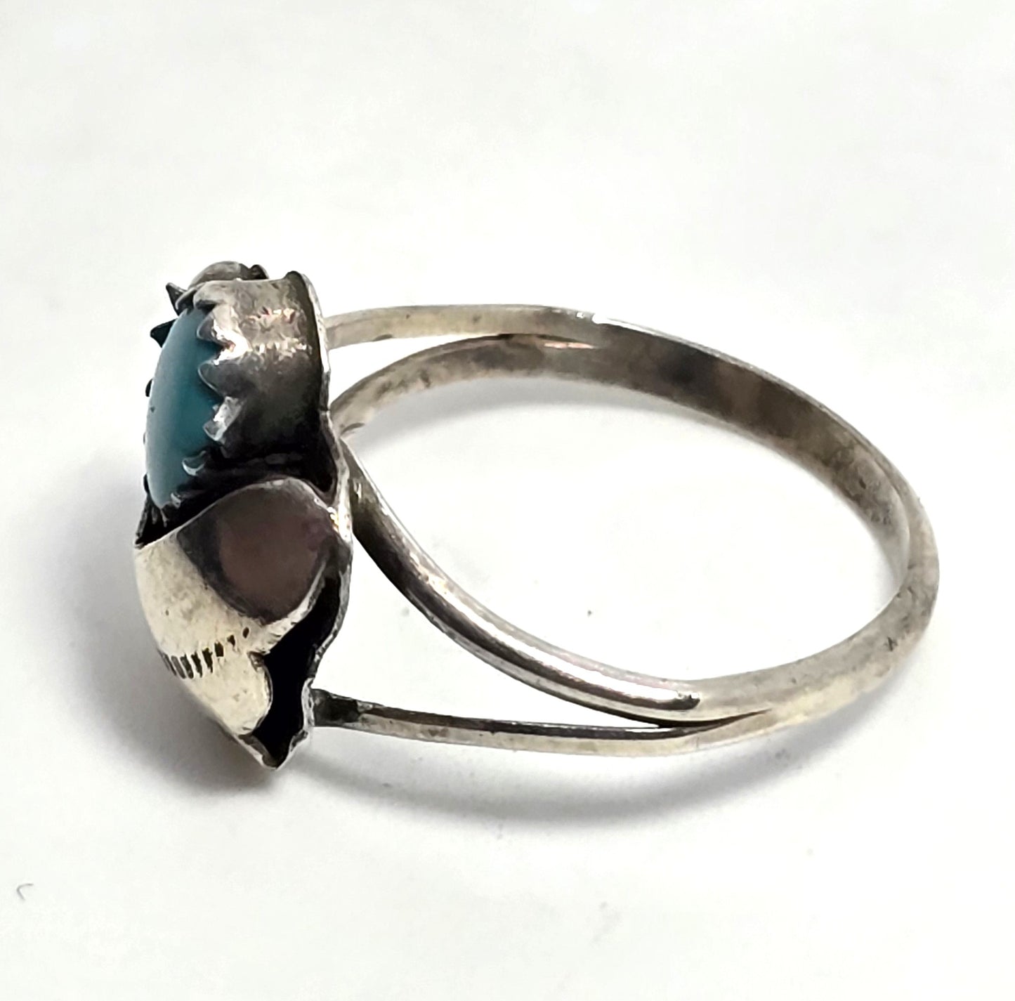Turquoise small petite Native American vintage sterling silver ring size 5.5
