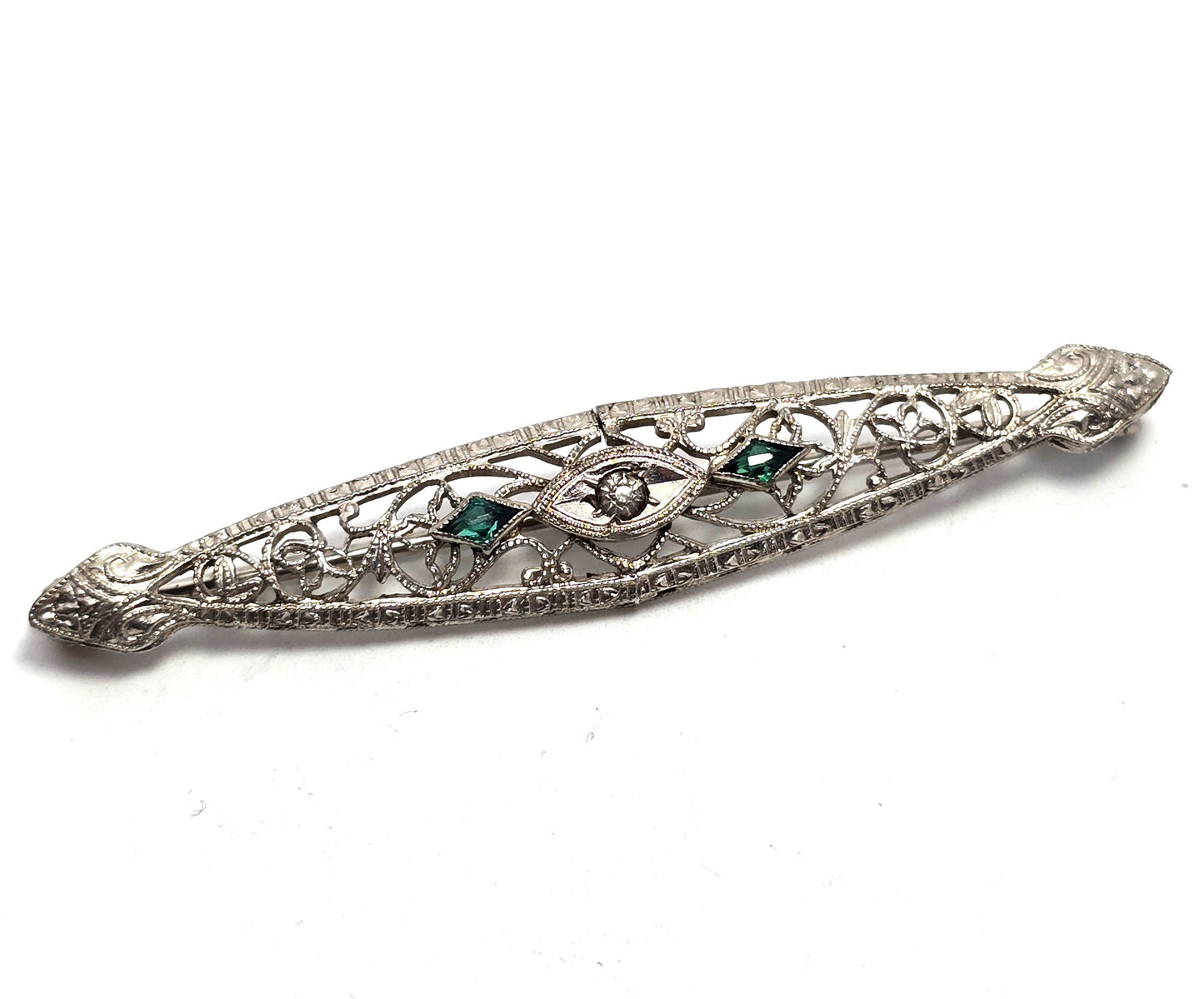 Art Deco fine filigree rhodium plated green and clear paste bar pin brooch