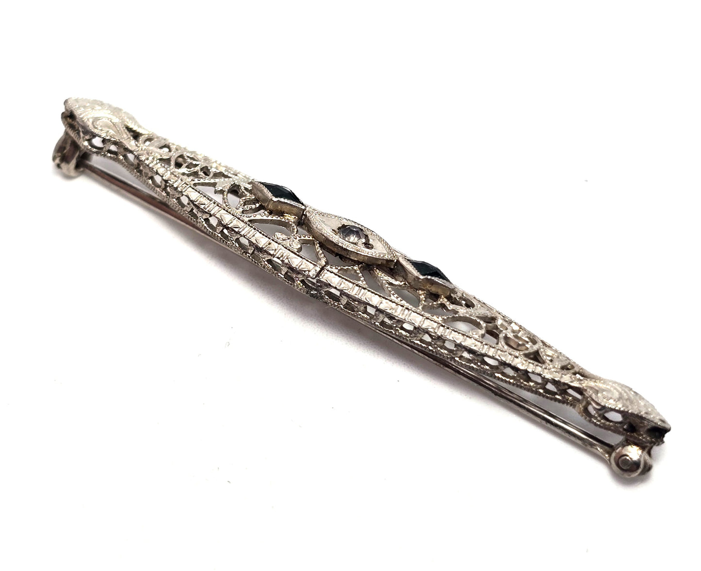 Art Deco fine filigree rhodium plated green and clear paste bar pin brooch
