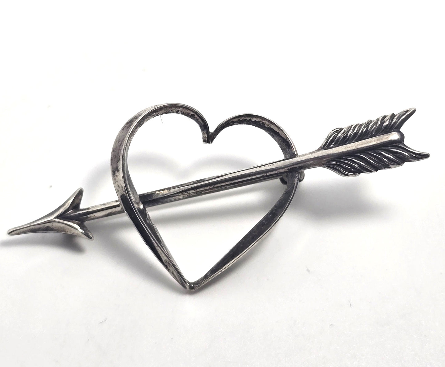 Beau Sterling silver open heart Arrow signed vintage retro brooch