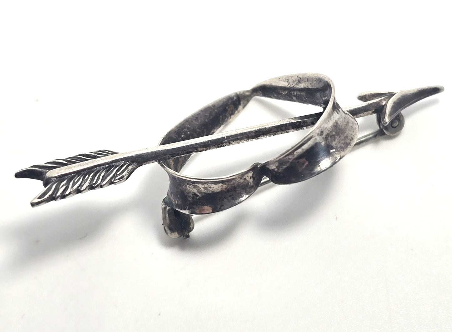Beau Sterling silver open heart Arrow signed vintage retro brooch
