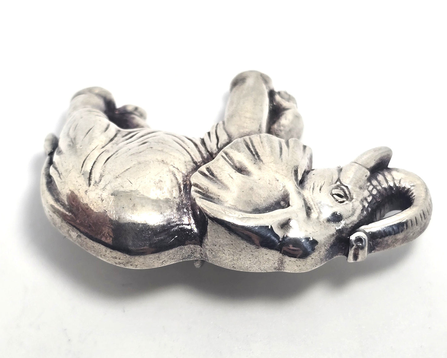 Lucky Trunk Up puffy Elephant sterling silver vintage pendant brooch