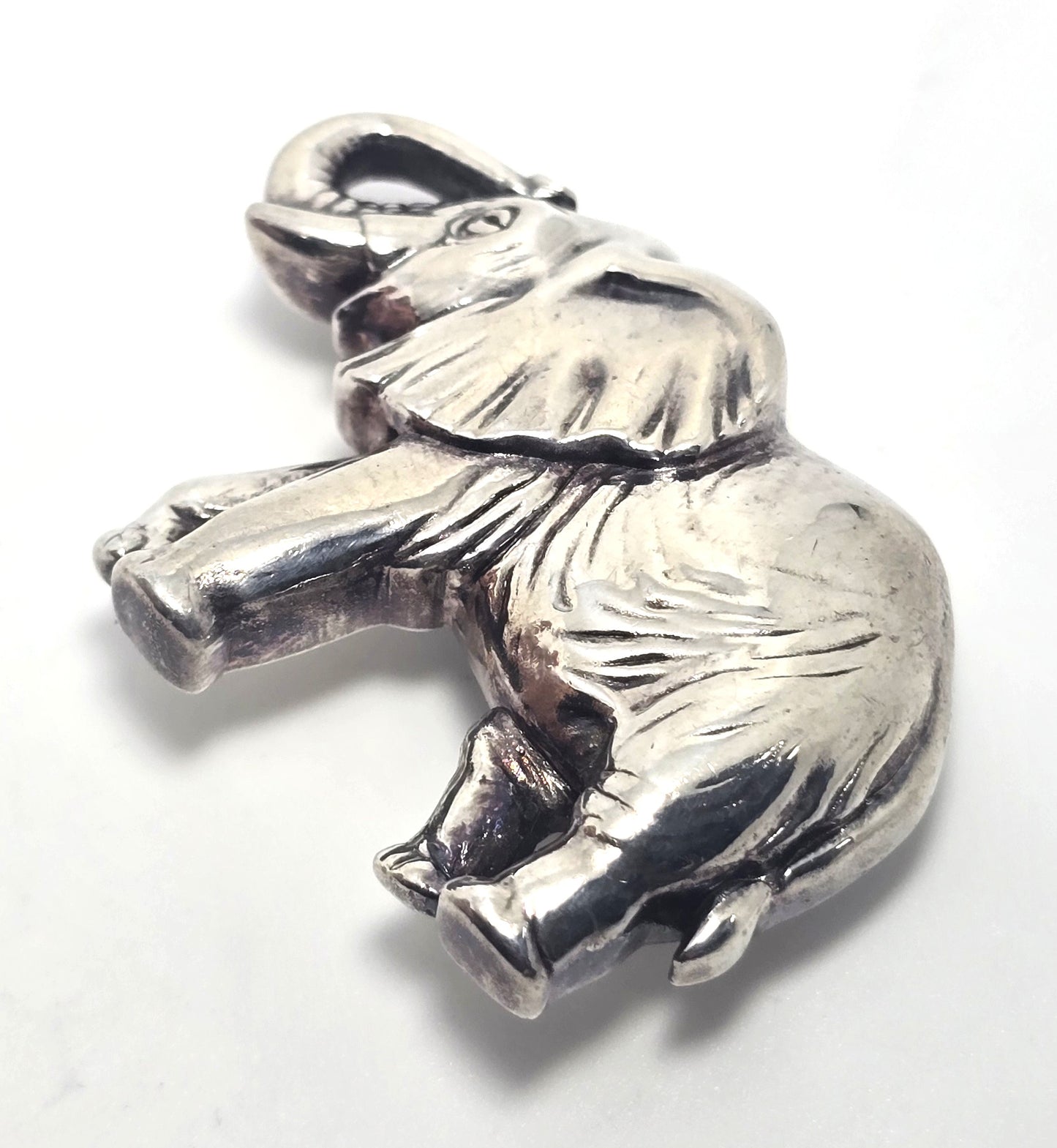 Lucky Trunk Up puffy Elephant sterling silver vintage pendant brooch