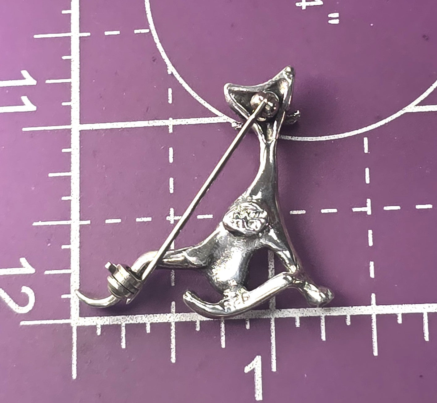 Mexico Taxco lounging kitty cat vintage sterling silver feline brooch