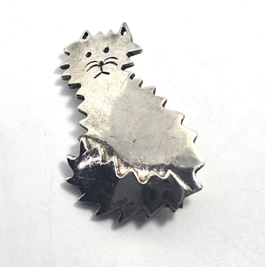 Retro chunky Scaredy Cat vintage heavy sterling silver feline brooch