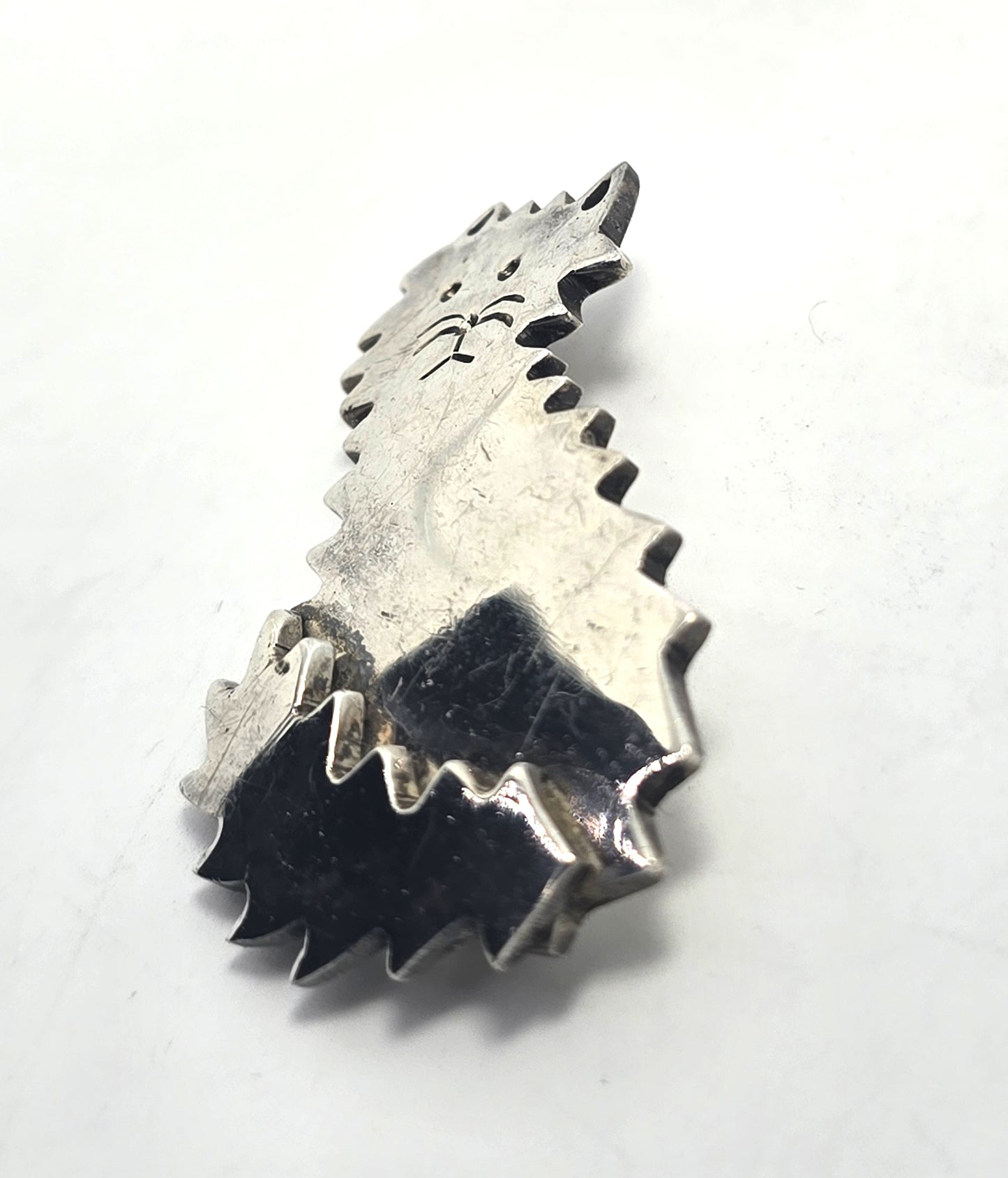 Retro chunky Scaredy Cat vintage heavy sterling silver feline brooch