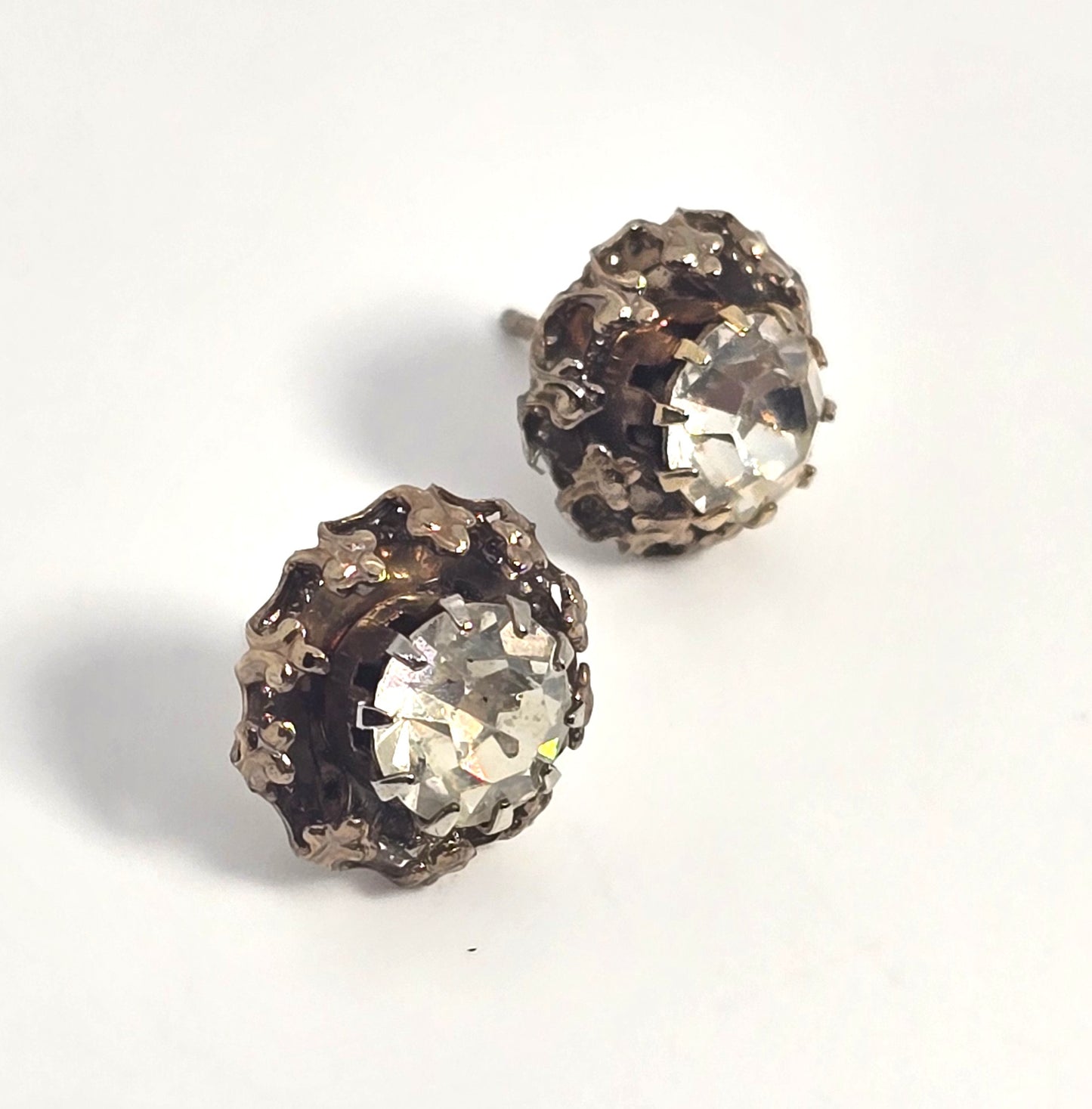 Golden flower rhinestone gold plated  vintage stud earrings