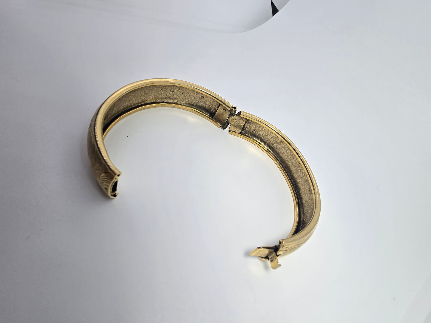 Etched flower Victorian revival gold plated vintage thick hinged bangle