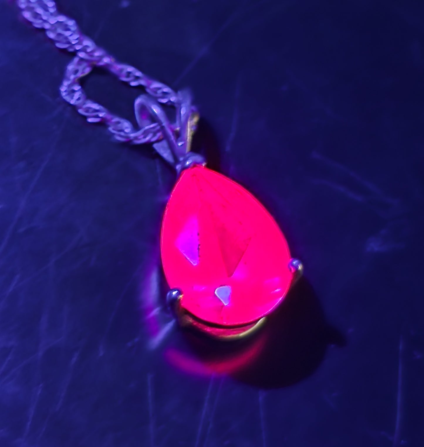 HAN Pink Sapphire faceted pear cut open work sterling silver pendant necklace