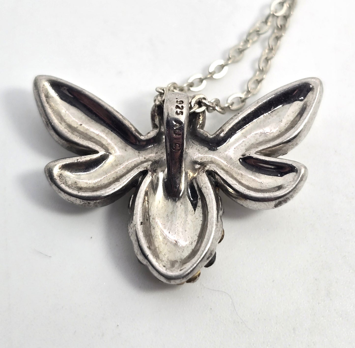 Au rhinestone pave enamel sterling silver signed bee pendant necklace