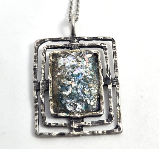Israel Hammered Sterling Silver ancient Roman Glass RL pendant necklace