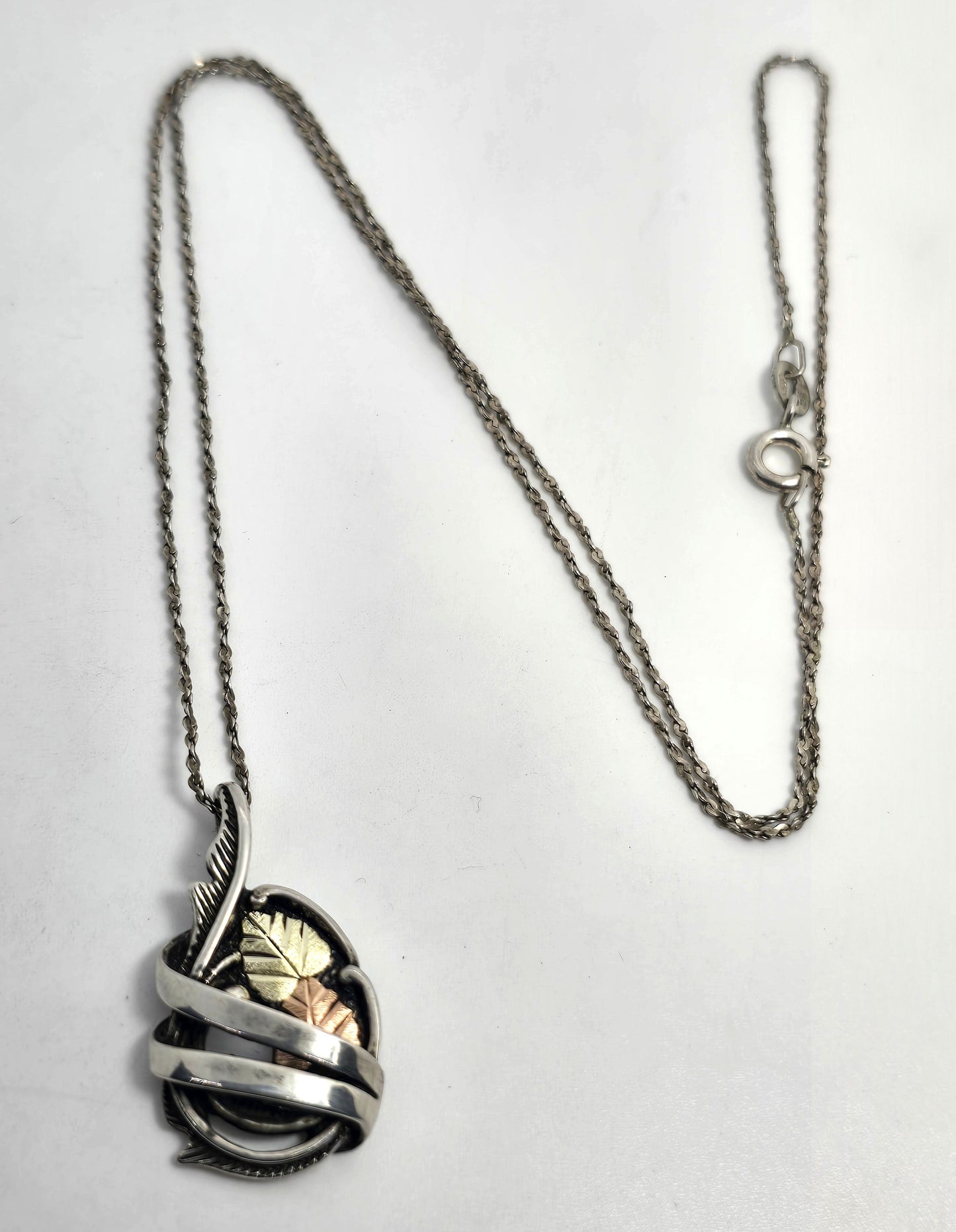 Black Hills Gold Coleman Co Yellow Rose 12k gold Leaf swirled sterling necklace