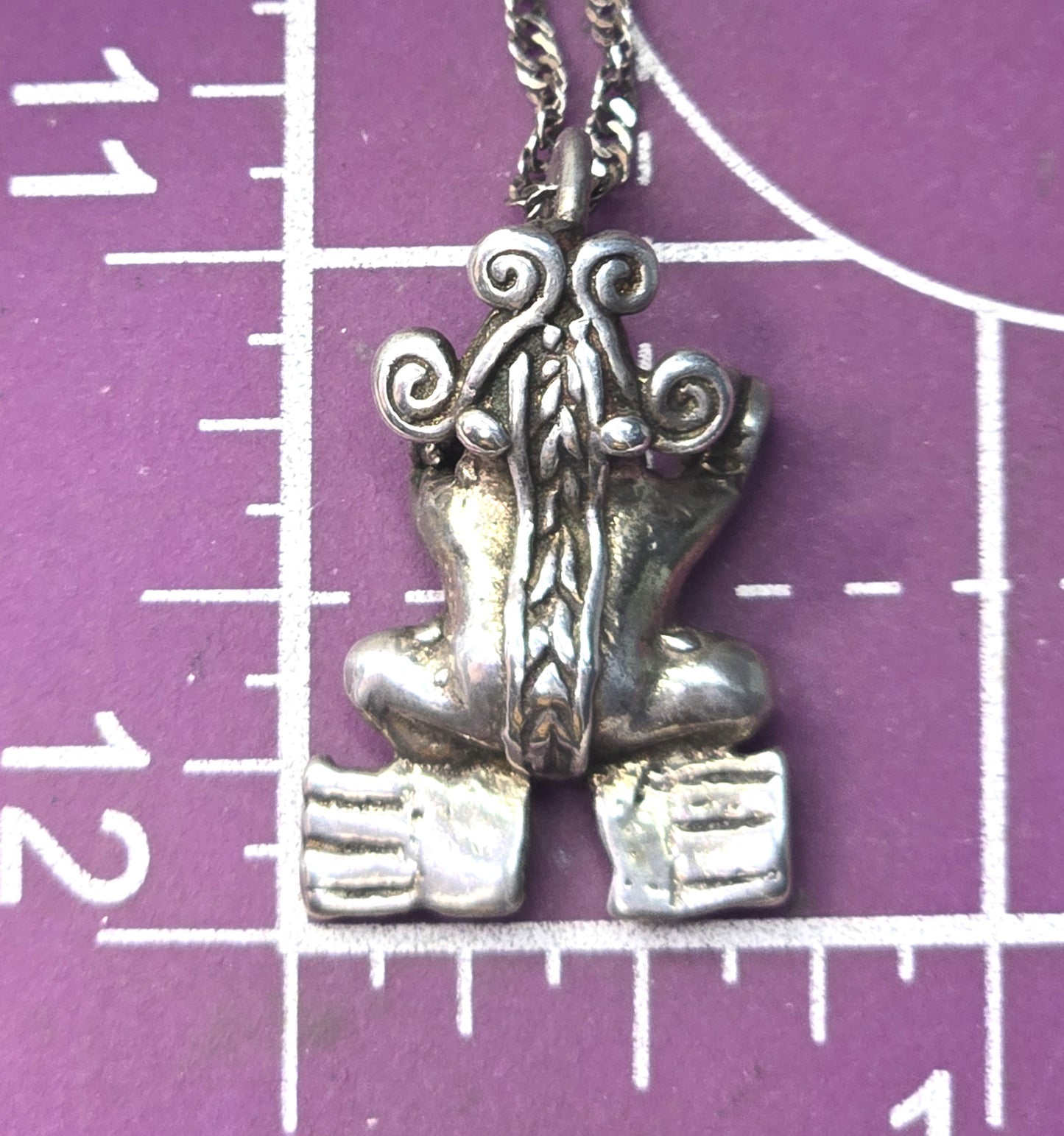 Tribal frog detailed thick vintage sterling silver pendant necklace