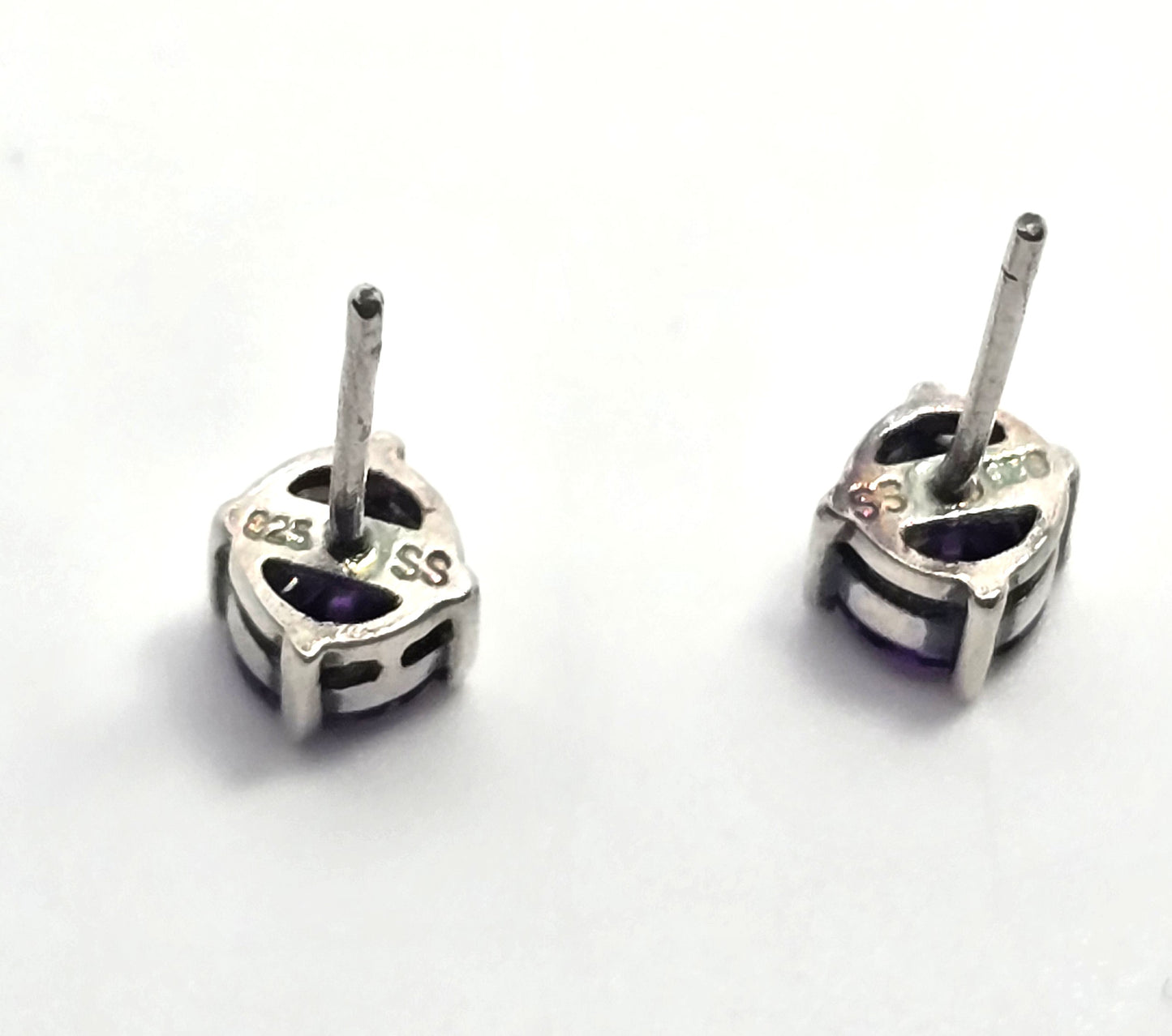Iolite 5mm round faceted prong set retro vintage sterling silver stud earrings