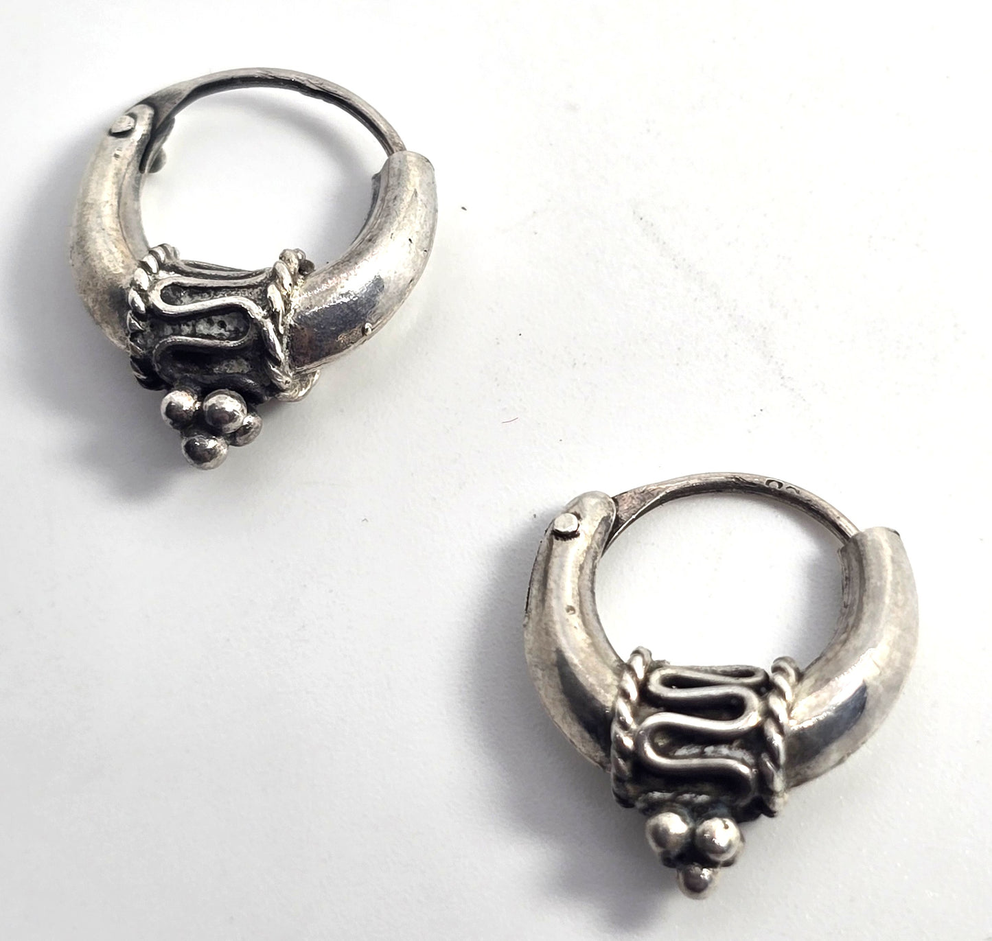 Tribal Balinese small thick sterling silver internal thread vintage hoop earrings