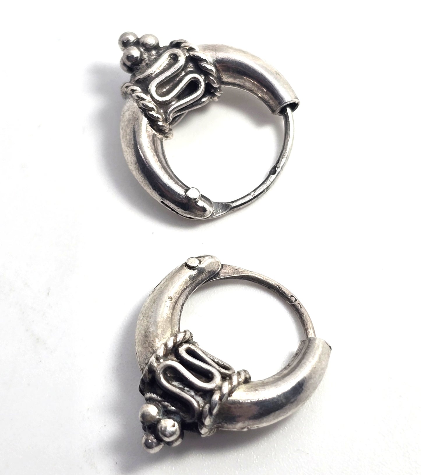 Tribal Balinese small thick sterling silver internal thread vintage hoop earrings