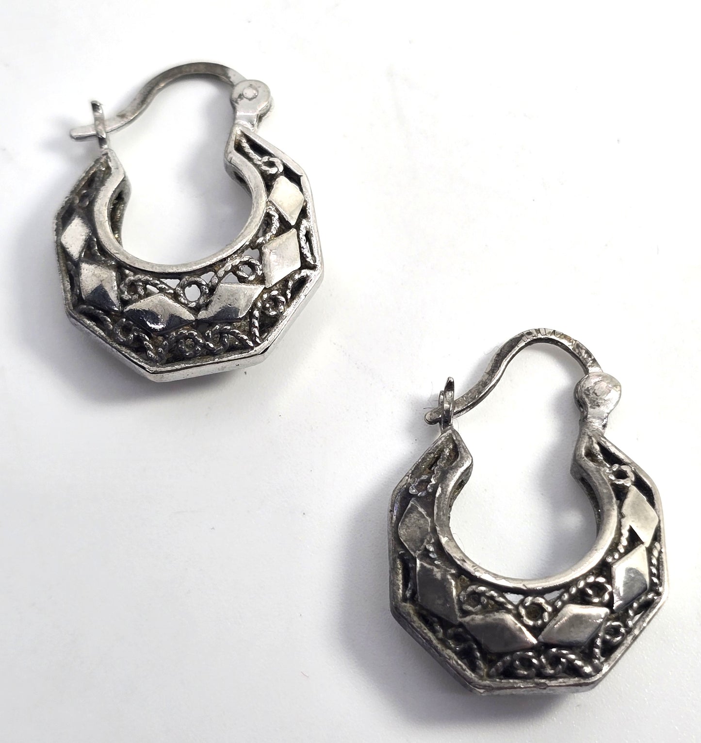 Tribal style open work octagonal vintage sterling silver lever back hoop earrings