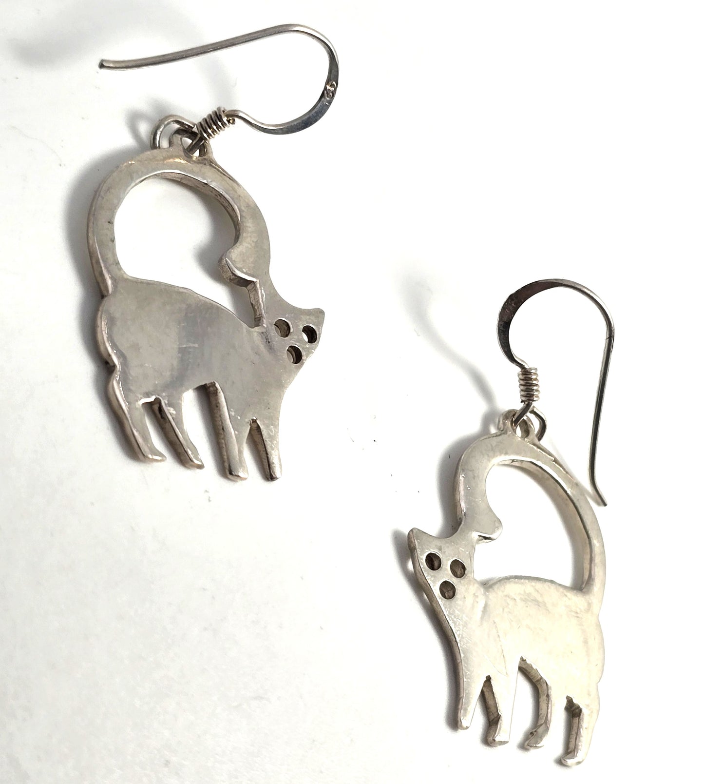 Howling in the night Samantha kitty cat feline sterling silver vintage earrings