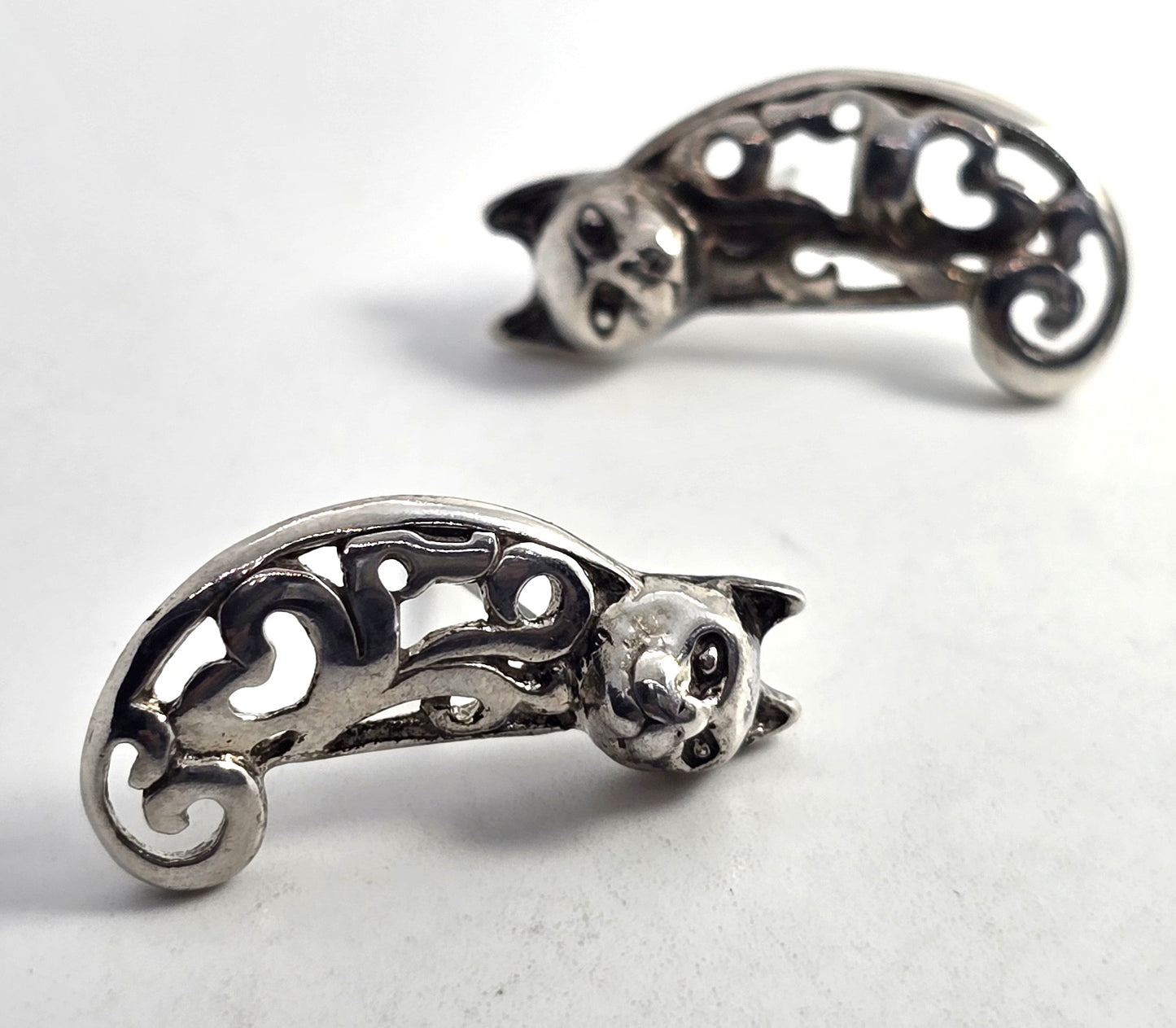 Shube Dakota West filigree kitty sterling silver vintage stud earrings