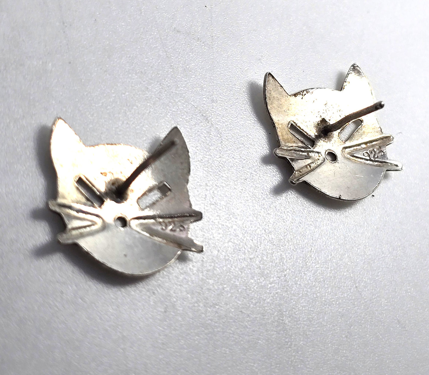 Beau Sterling Modernist Kitty Cat feline heat sterling silver vintage stud earrings