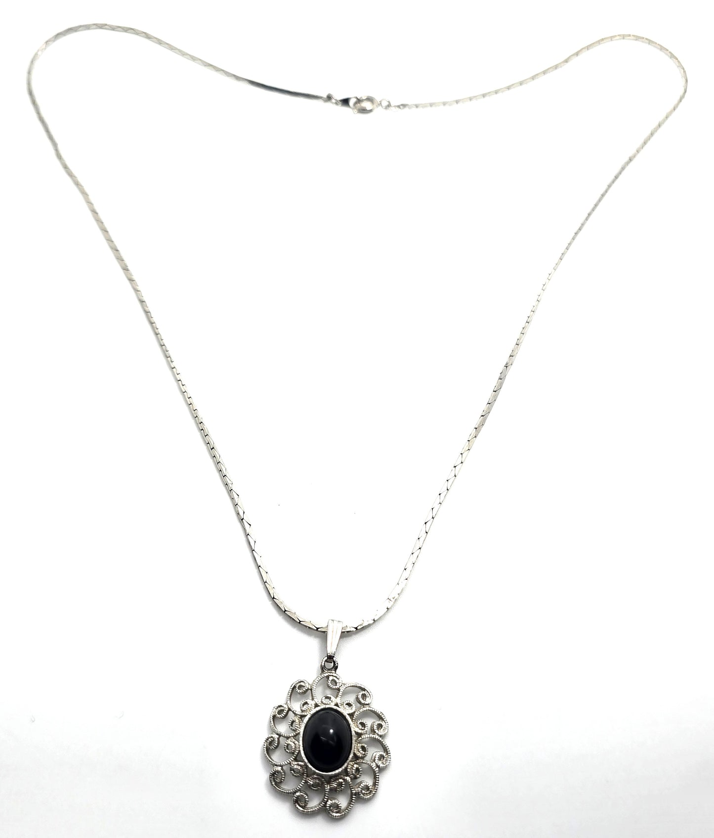 Amway Silver toned filigree black glass signed retro vintage pendant necklace