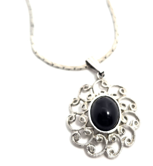 Amway Silver toned filigree black glass signed retro vintage pendant necklace