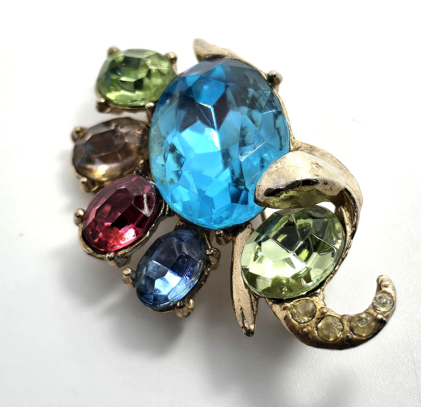 Green uranium glass rhinestone Lucky trunk Elephant UV glow vintage brooch