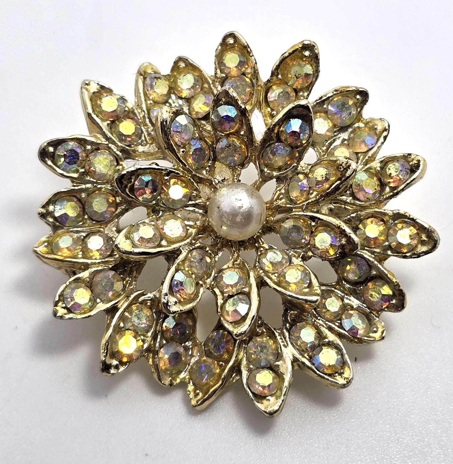 Aurora Borealis rhinestone white faux pearl gold toned flower vintage retro brooch