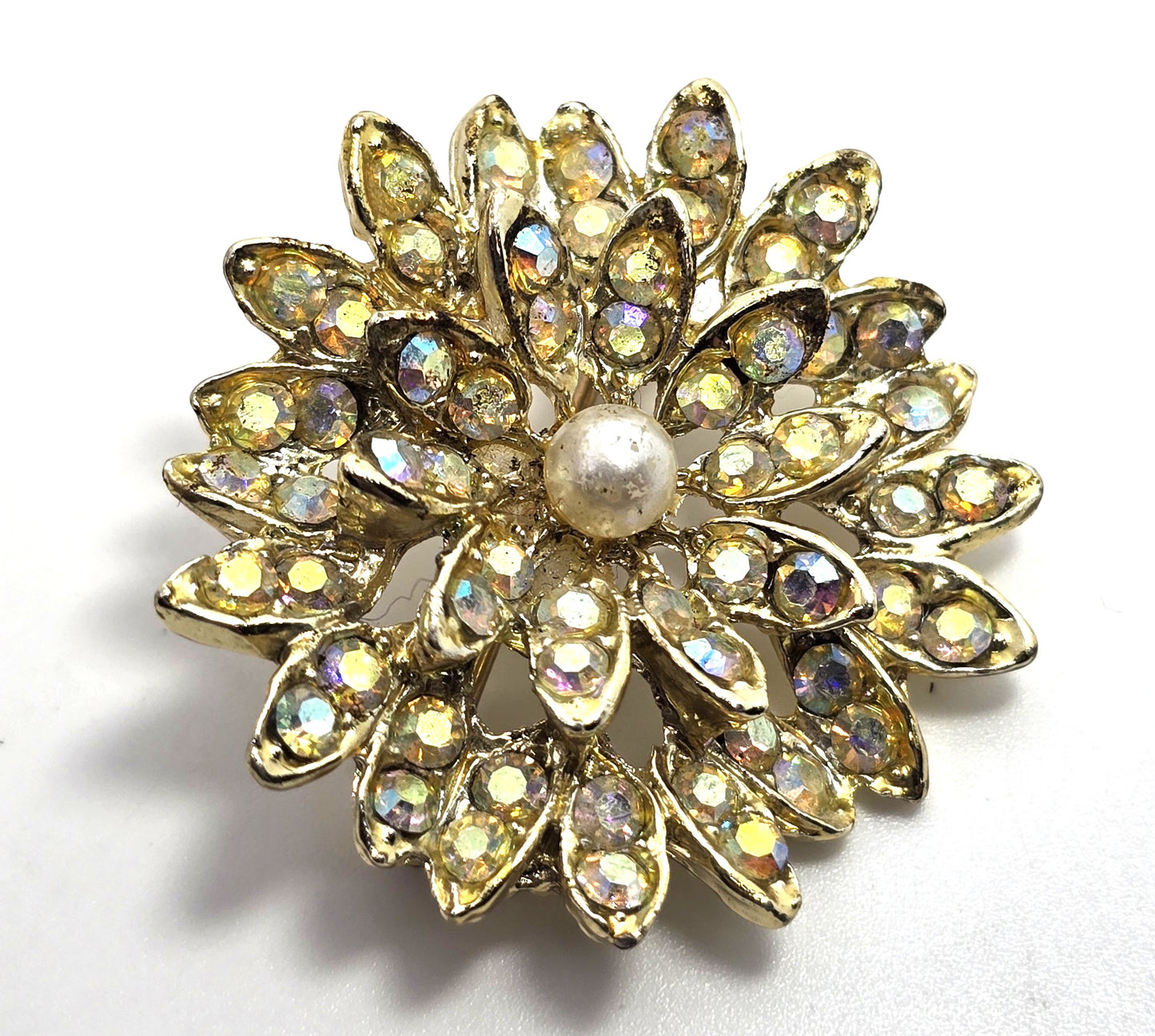 Aurora Borealis rhinestone white faux pearl gold toned flower vintage retro brooch