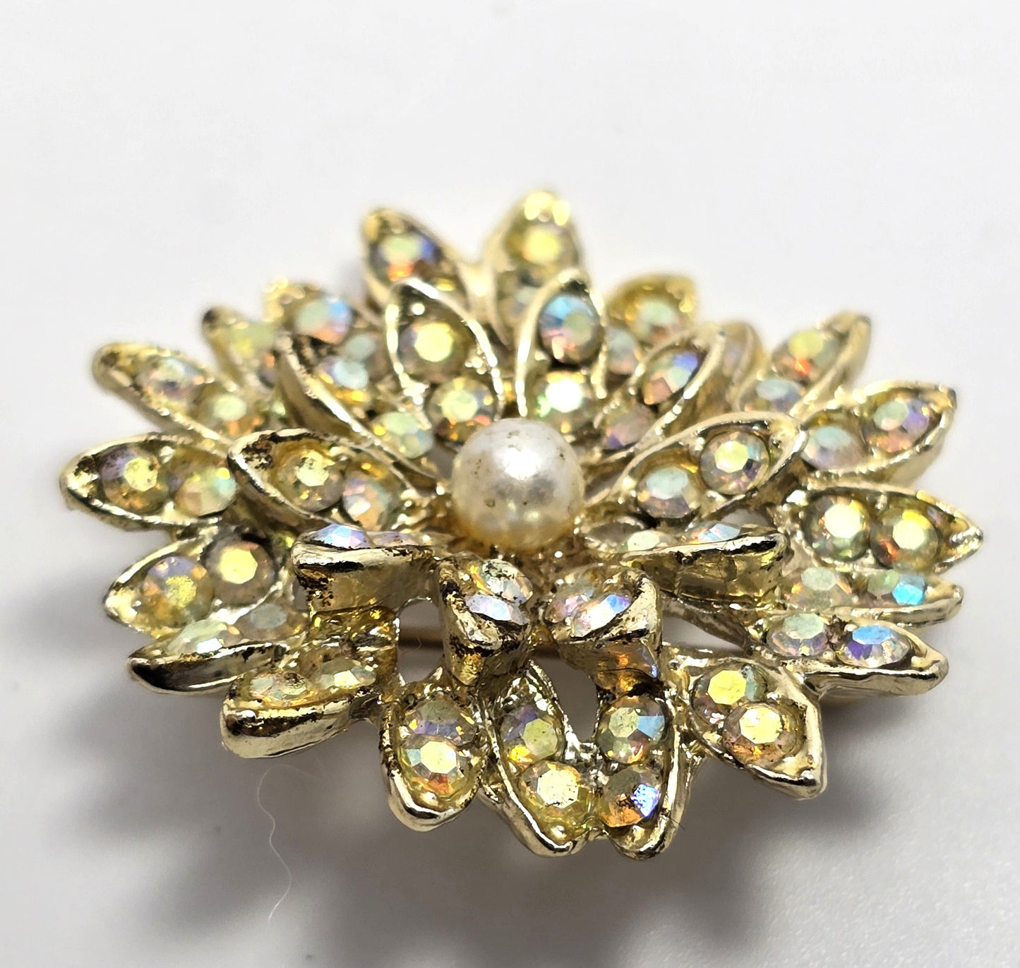 Aurora Borealis rhinestone white faux pearl gold toned flower vintage retro brooch