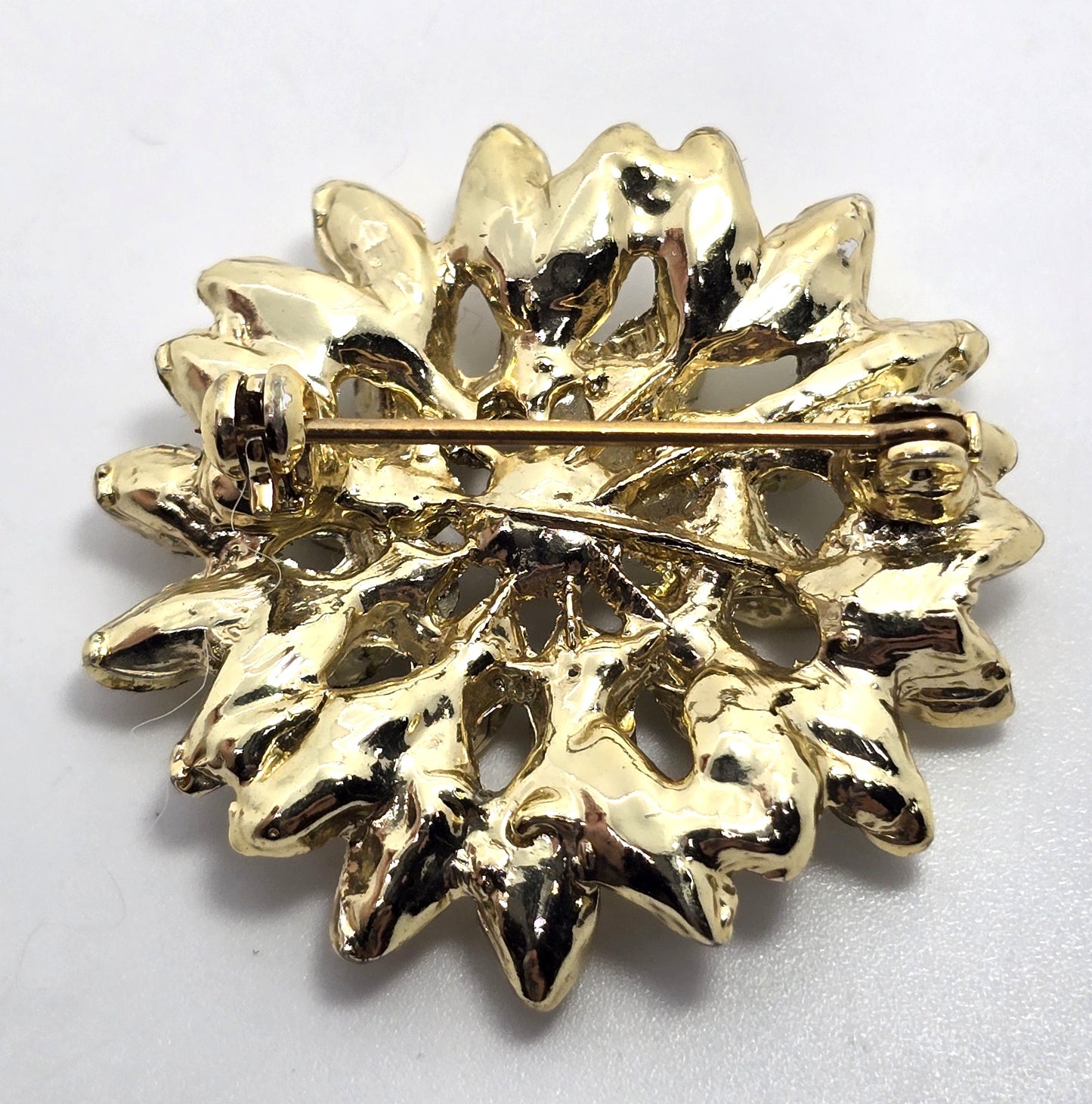 Aurora Borealis rhinestone white faux pearl gold toned flower vintage retro brooch