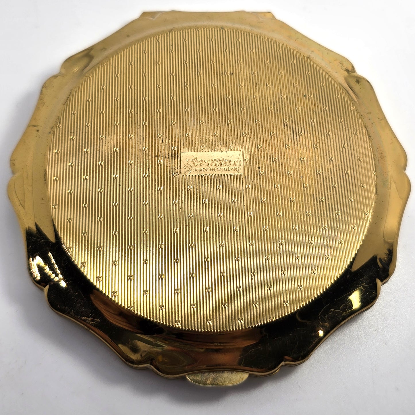 Stratton courting couple cupid scene scalloped mirror vintage compact mid century
