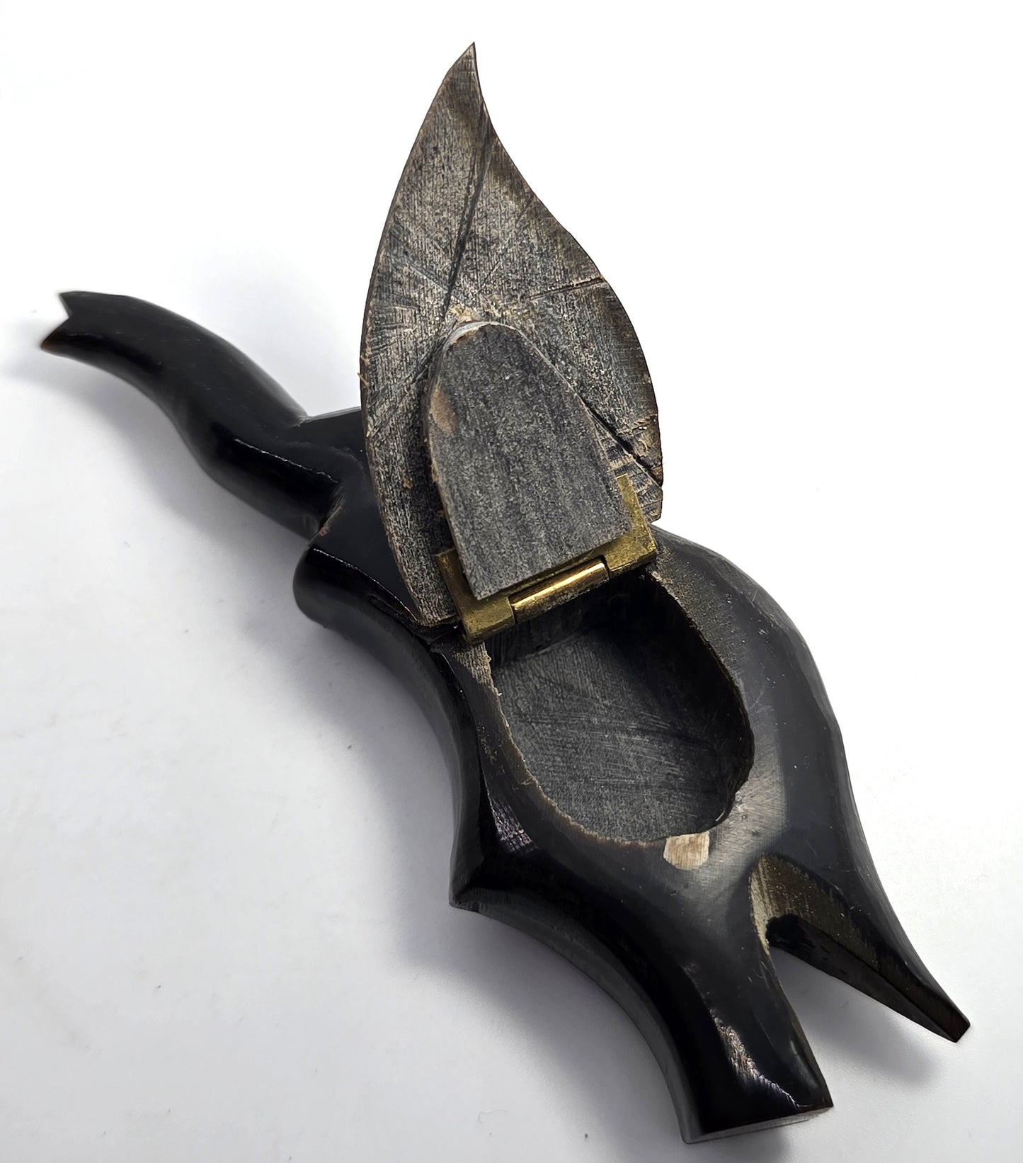 Carved Buffalo horn elephant figural snuff box artisan container