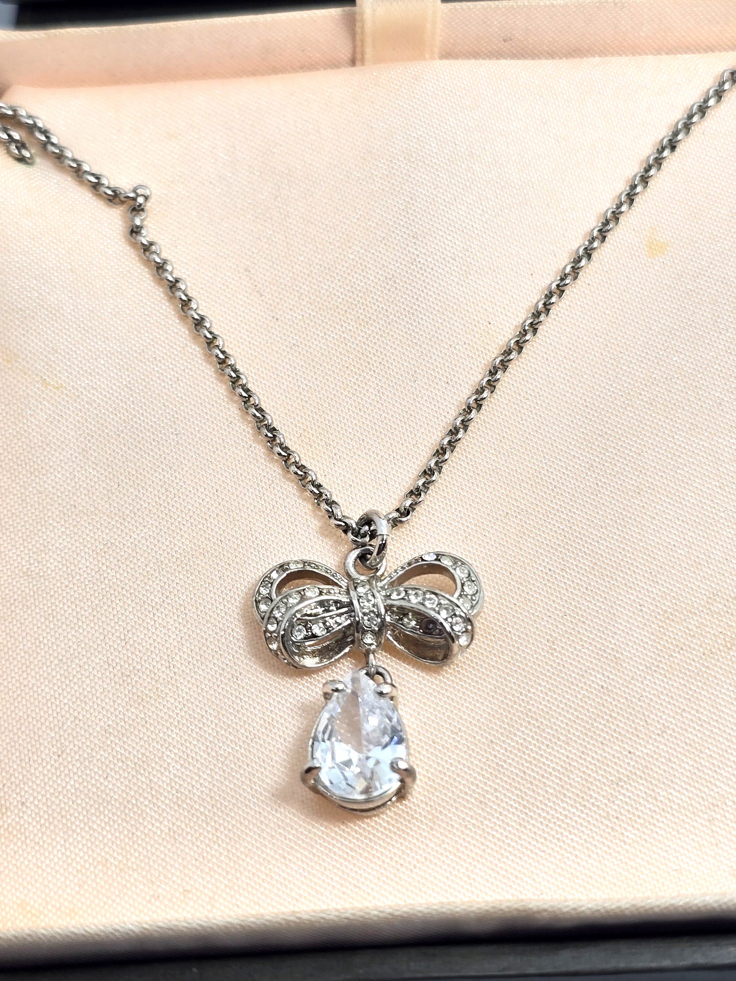 Juicy Couture rhinestone bow vintage rhinestone Y2K necklace NIB