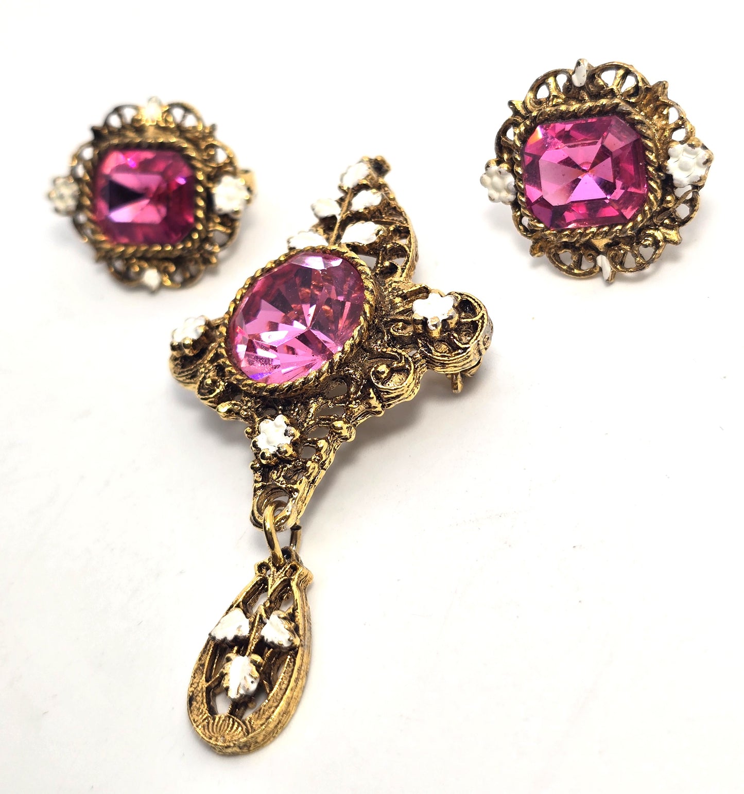 PL Pink rhinestone white enamel gold toned brooch and clip on earrings set