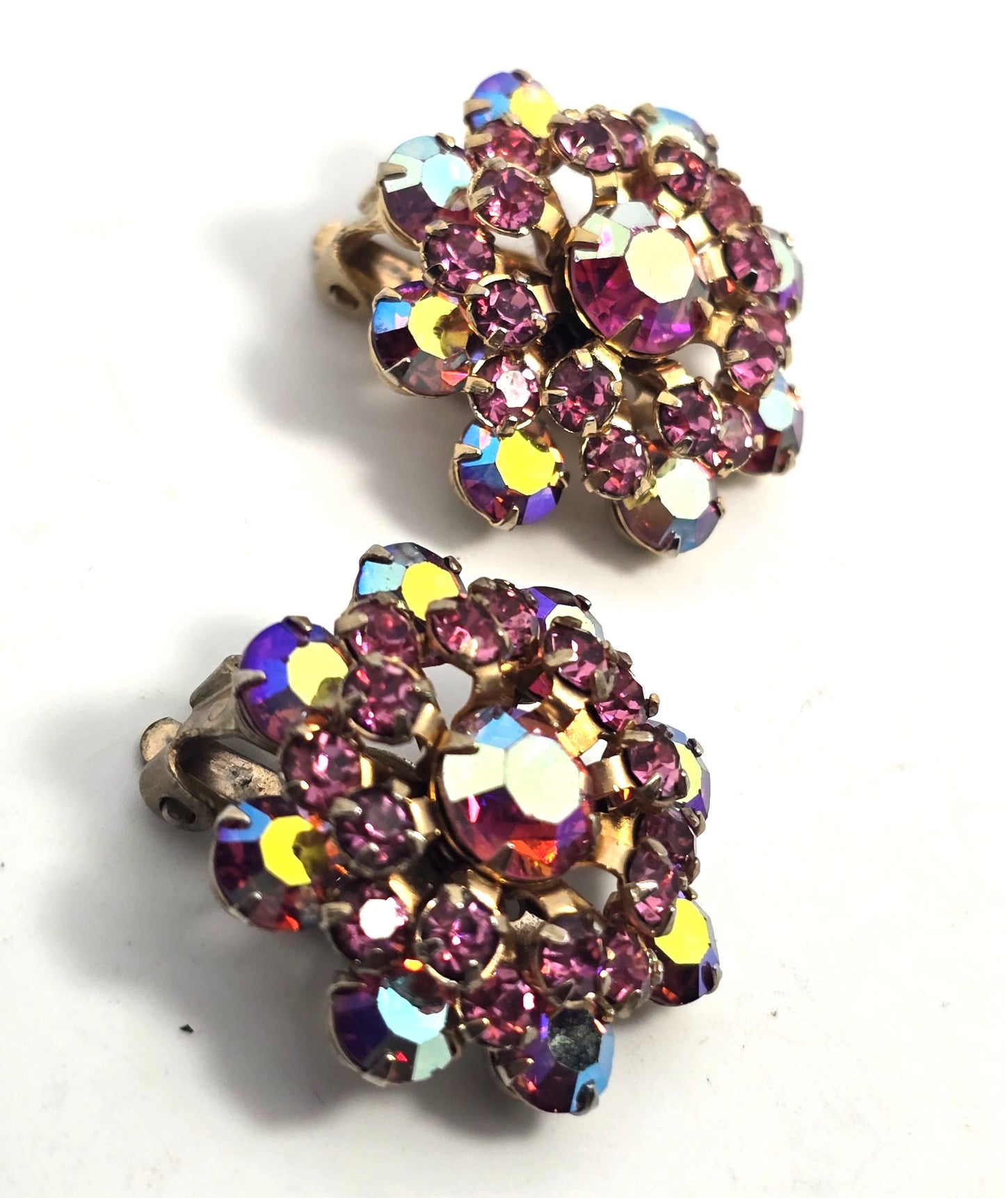Weiss pink aurora borealis rhinestone gold toned flower vintage clip on earrings