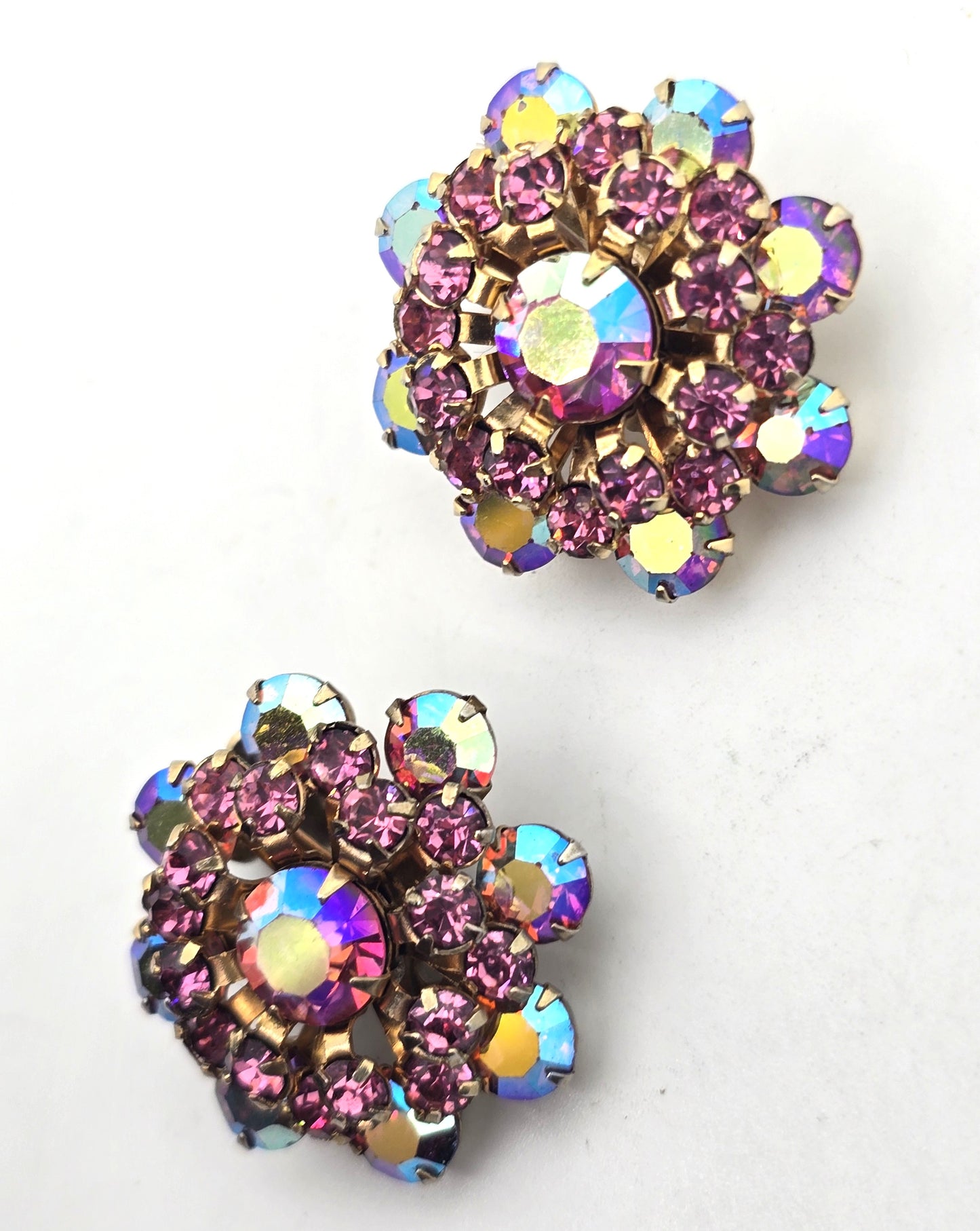 Weiss pink aurora borealis rhinestone gold toned flower vintage clip on earrings