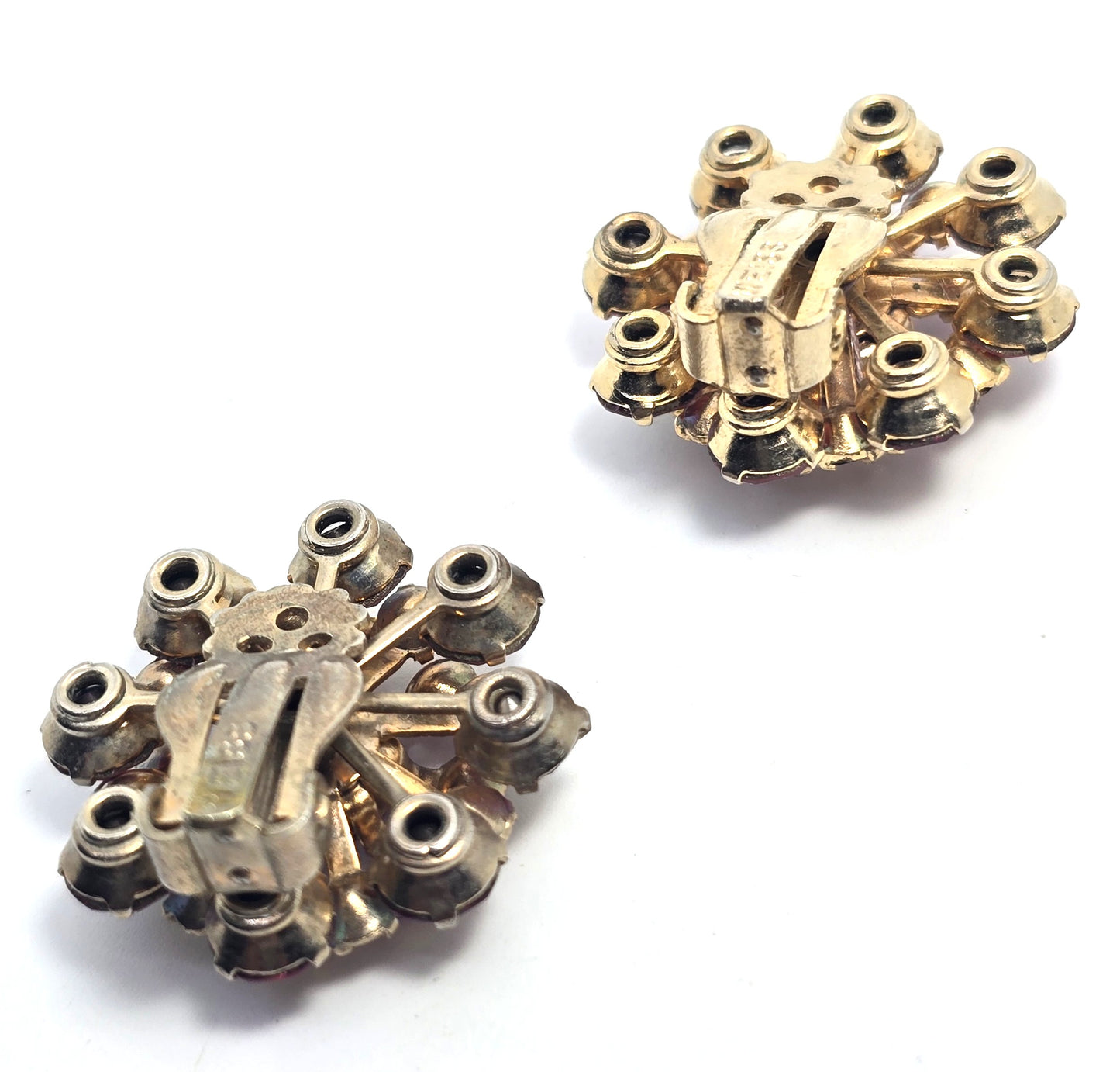 Weiss pink aurora borealis rhinestone gold toned flower vintage clip on earrings