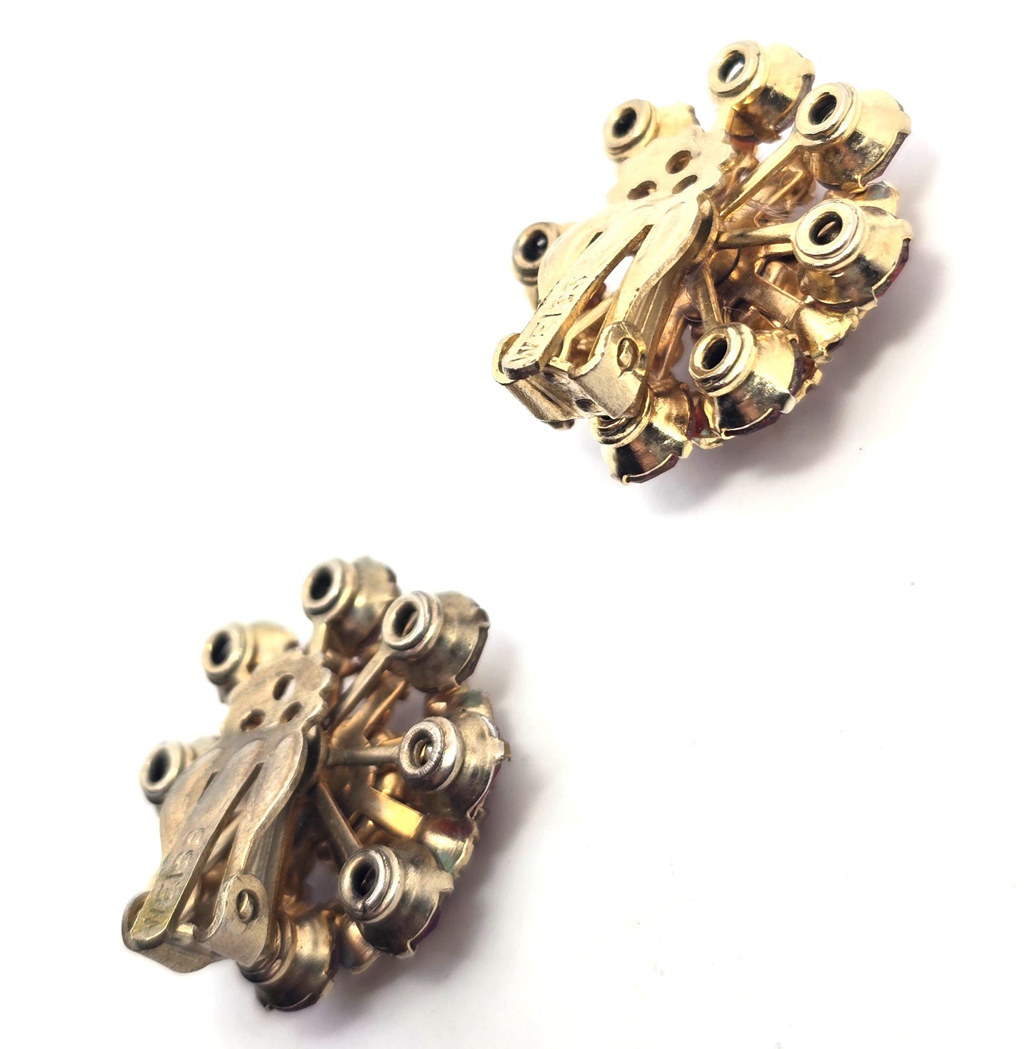 Weiss pink aurora borealis rhinestone gold toned flower vintage clip on earrings