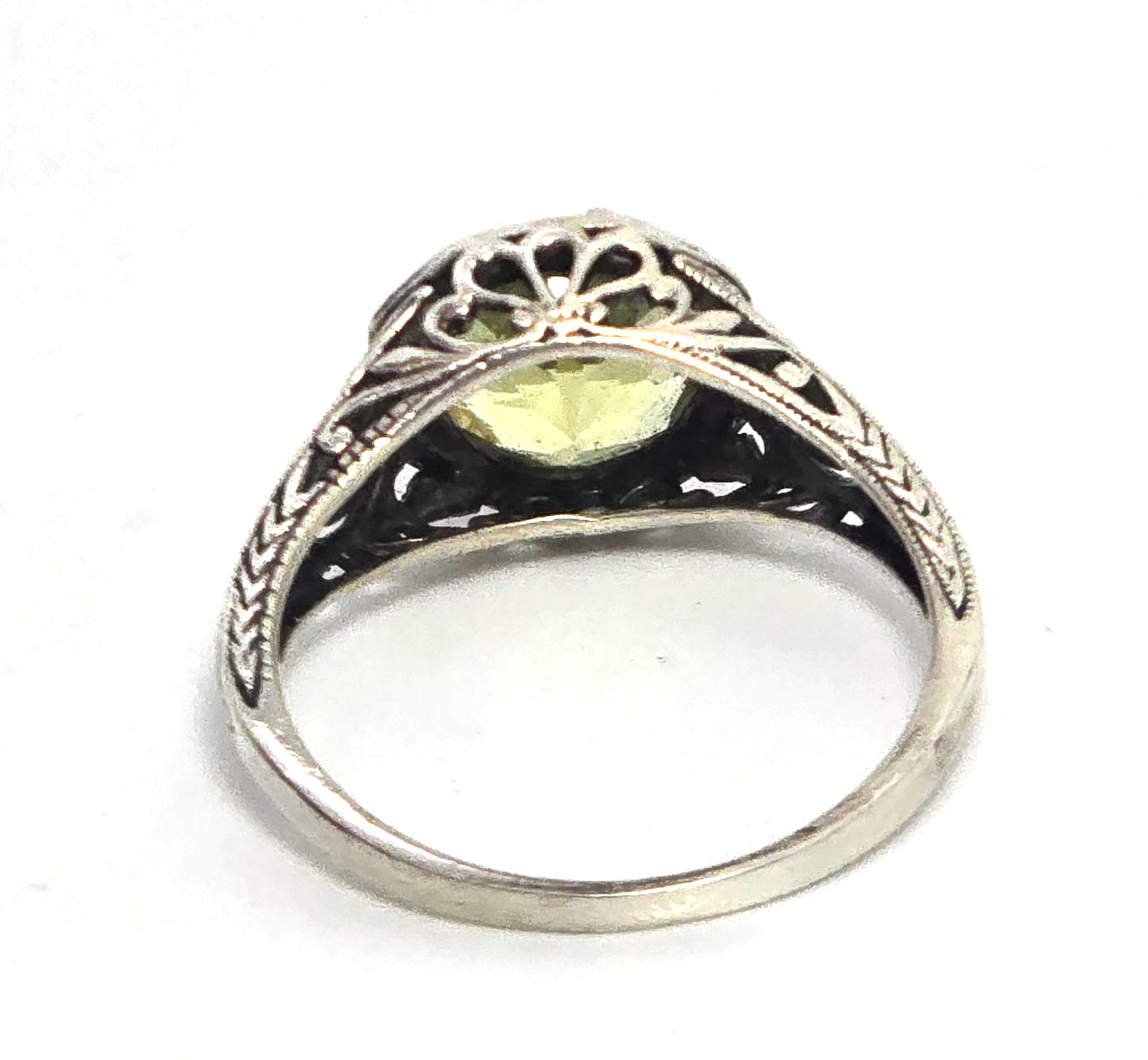 Art Deco style peridot gemstone filigree sterling silver ring size 5.75