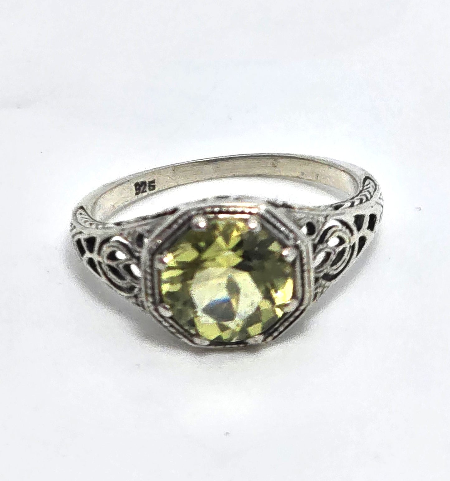 Art Deco style peridot gemstone filigree sterling silver ring size 5.75