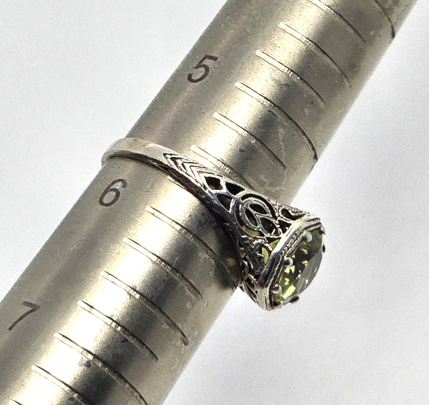 Art Deco style peridot gemstone filigree sterling silver ring size 5.75