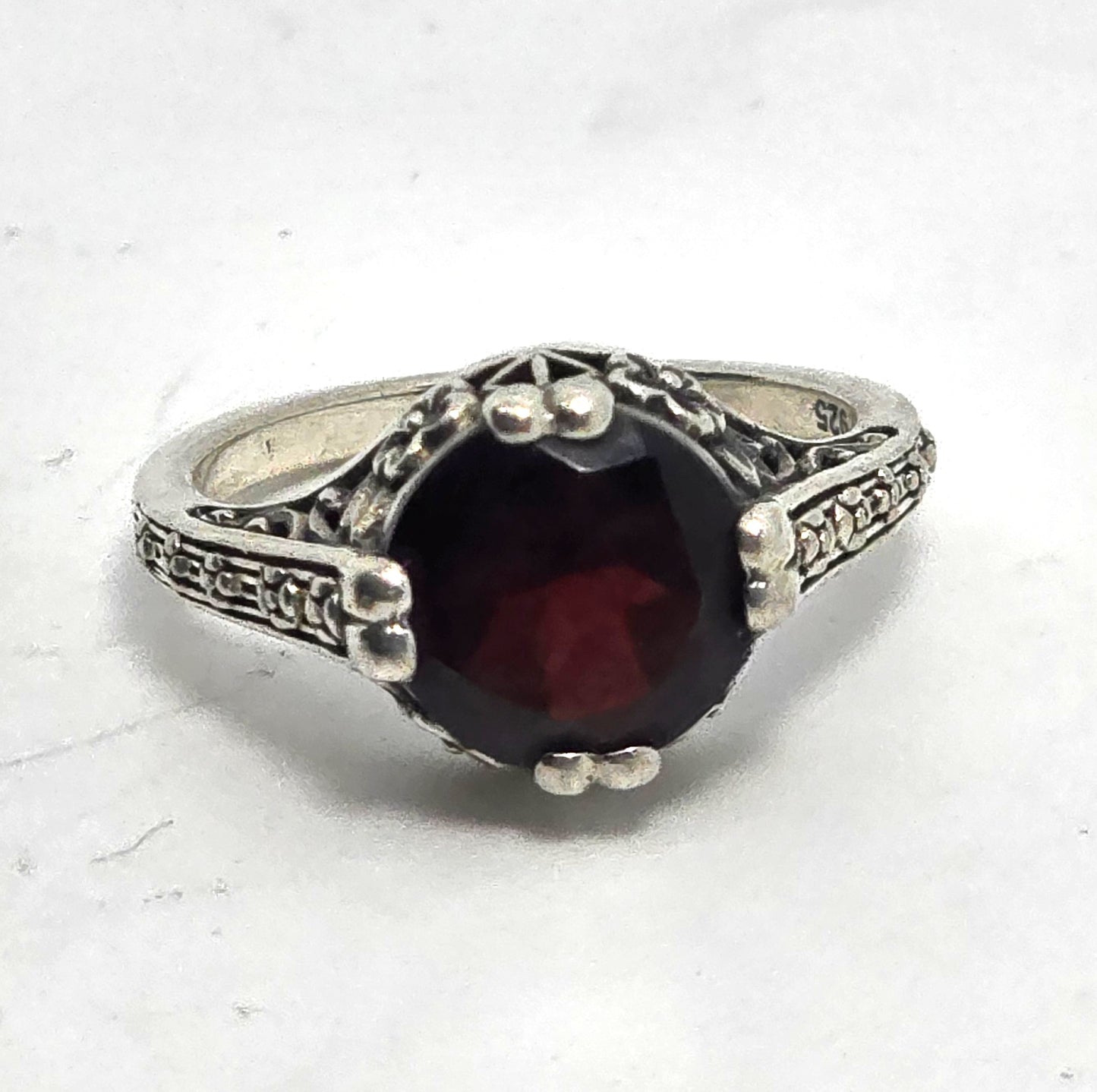 Art Deco style flower filigree garnet sterling silver ring size 6