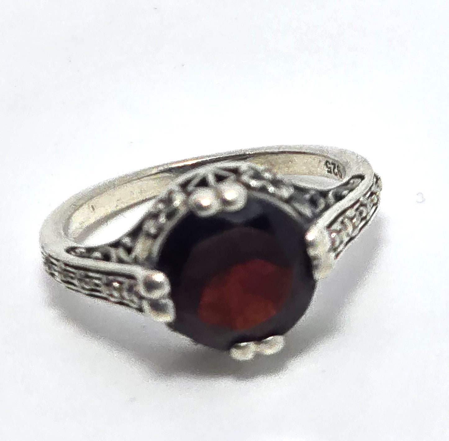 Art Deco style flower filigree garnet sterling silver ring size 6