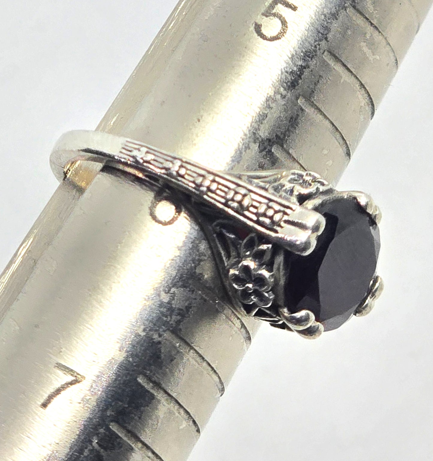 Art Deco style flower filigree garnet sterling silver ring size 6