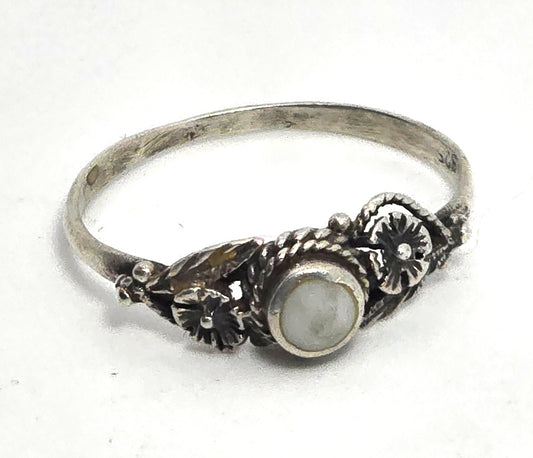 Mother of Pearl vintage flower southwestern vintage sterling silver ring size 8